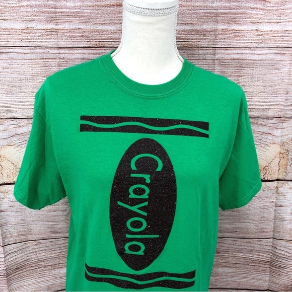 Gildan Crayola Green Short Sleeve Crew Neck T-shirt with Graphic Design Size M - Picture 7 of 7